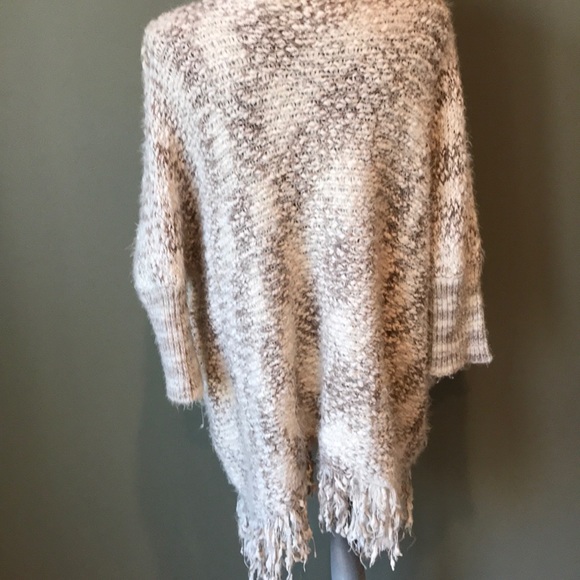 Sweater - Picture 4 of 4